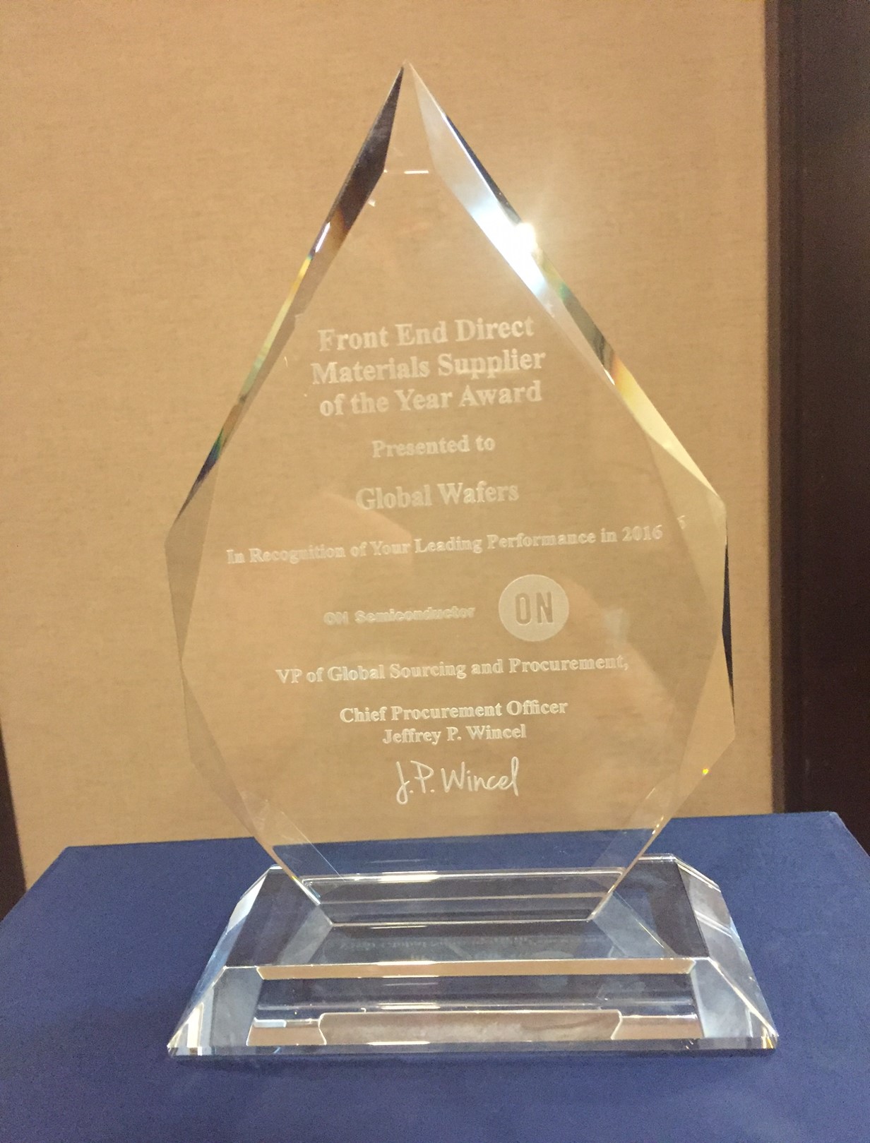 Read more about the article 2017/06 The Front End Direct Materials Supplier of the Year Award from ON Semiconductor